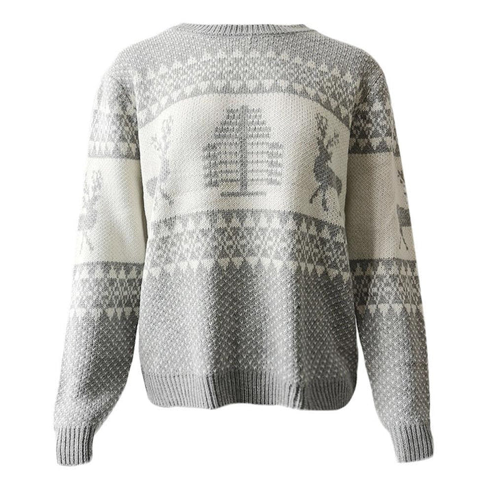 Christina | Eleganter Weihnachtsbaum und Rentierpullover